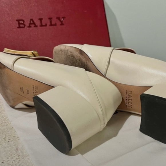 Bally “Janelle” loafers 2019. Elegant bone color. - Picture 3 of 7